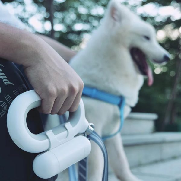 New design Smart dog walker dog leash automatic stretching pet tractor with APP function dog leash